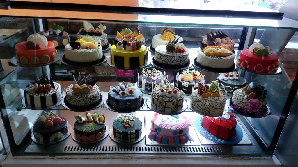 Das Kuchenmenü im besten Café von Brindlewood Bay
